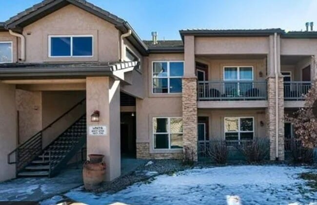 Building Photo - 2 Bedroom 2 Bath 2 Car Garage Condo in Bra...
