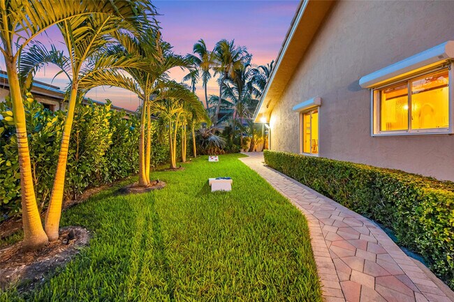 Building Photo - 1643 Seabreeze Blvd