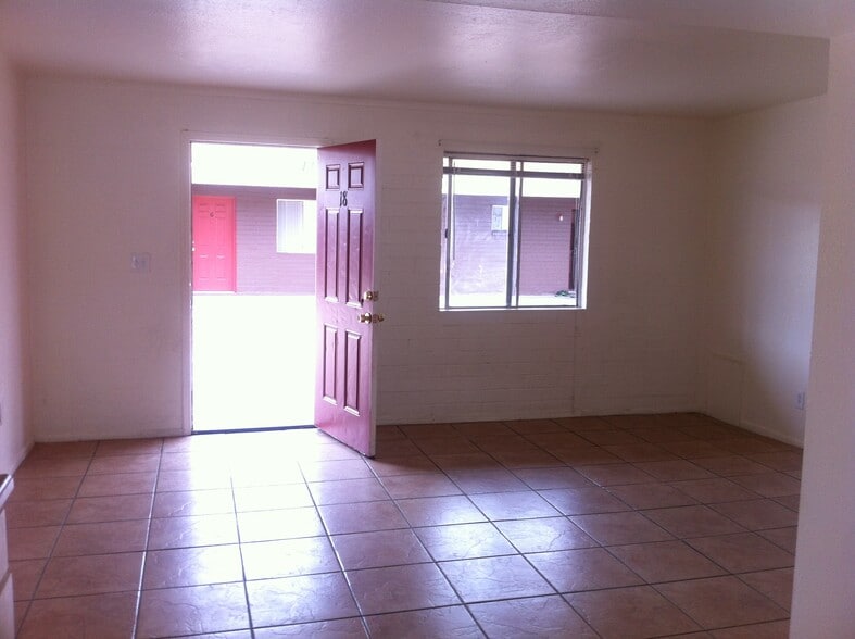 Building Photo - 621 N 30th Pl