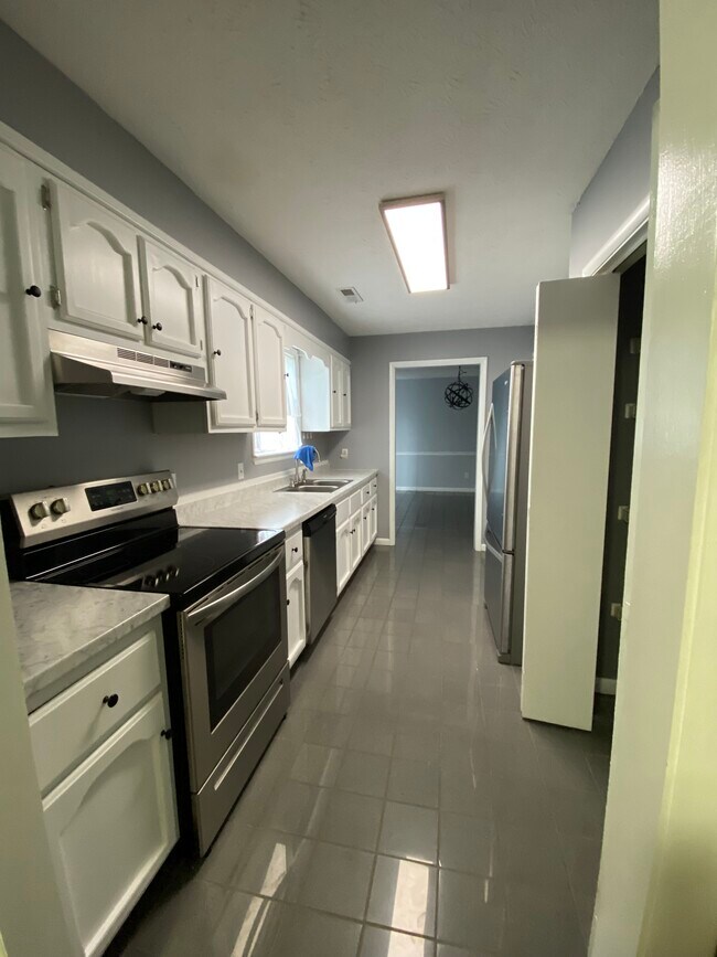 Building Photo - 1188 Glenwood Dr