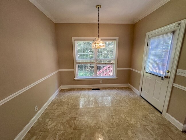 Building Photo - 3BR 2.5BA + Bonus Executive Townhome Near MTSU, FREE Lawn Care!