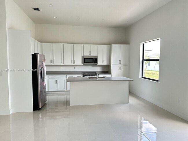 Building Photo - 14580 SW 22nd St