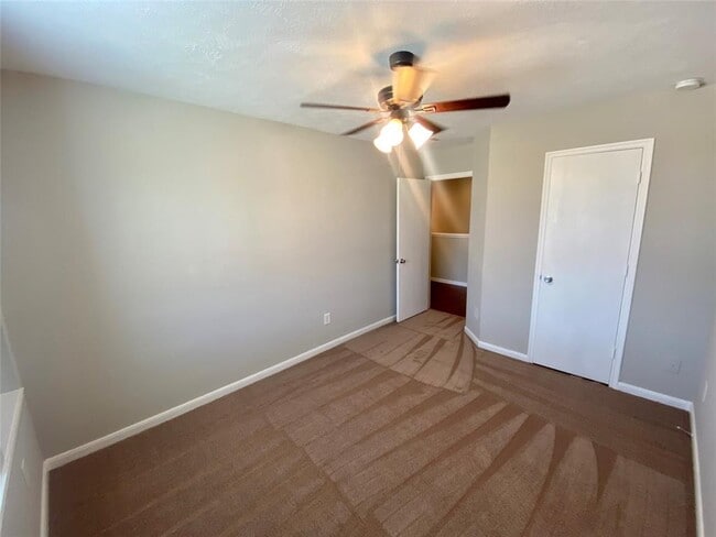 Building Photo - 16013 Sweetwater Fields Ln
