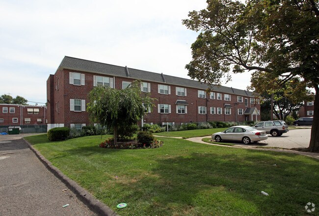 Building Photo - 4445 Kendrick St