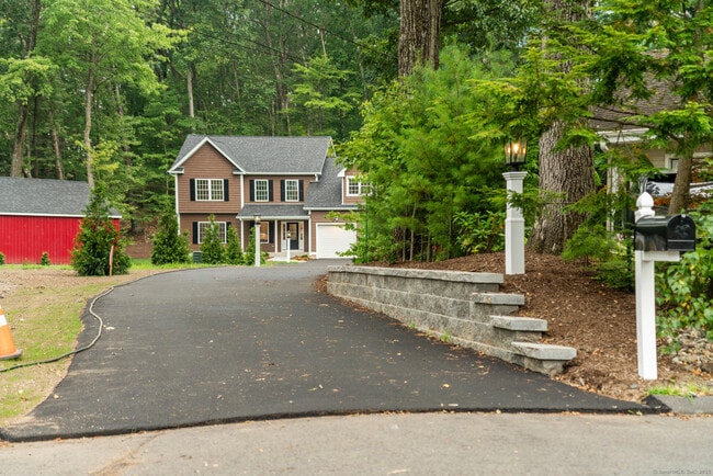 Primary Photo - 164 Fox Den Rd