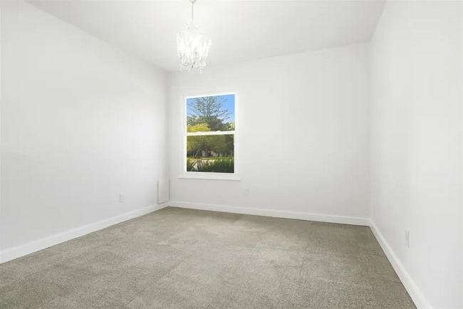 Building Photo - 1206 Aurora Way