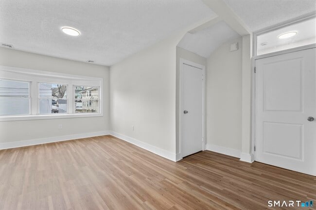 Building Photo - 246 Judson Pl