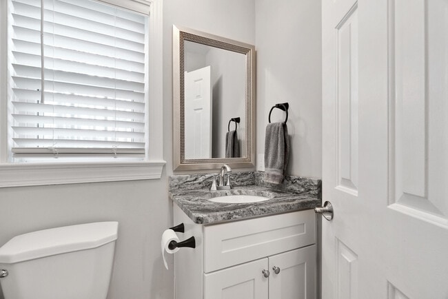 Building Photo - 717 Hempstead Ct