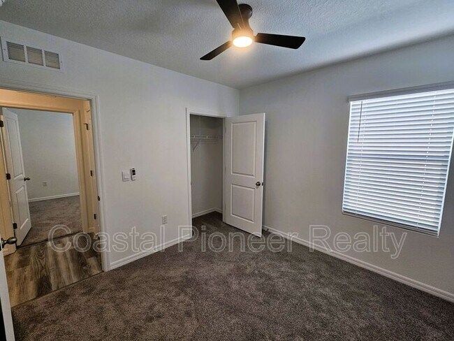 Building Photo - 32476 Weathered Oak Dr