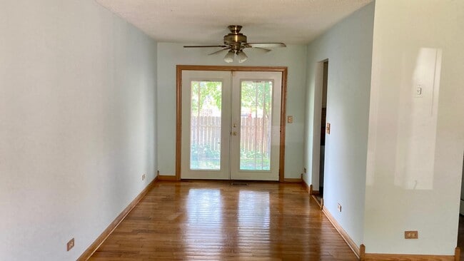 Building Photo - 460 Dover Dr