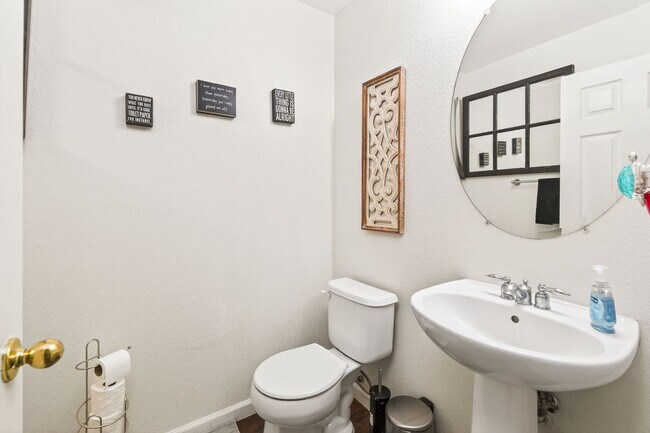Building Photo - 6960 Rioja Ct