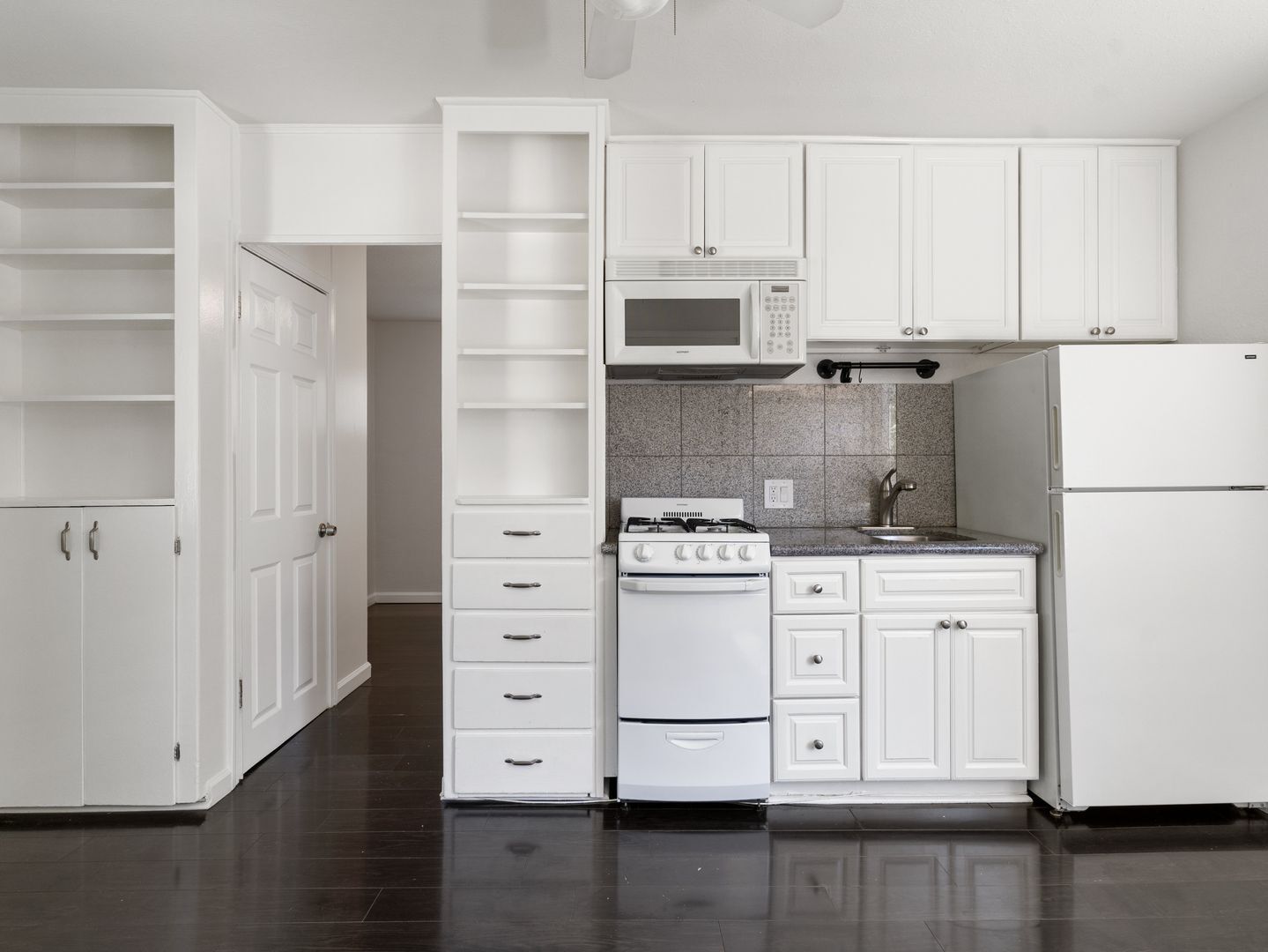 Building Photo - 1911 Church St