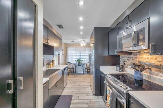 Building Photo - 10811 Indian Hills Ct