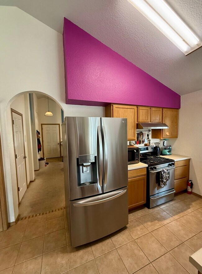 Building Photo - Pet-Friendly 2BR/2BA in Peaceful Canyon Creek Neighborhood
