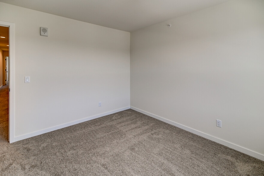 Building Photo - 4879 Lacy Rd