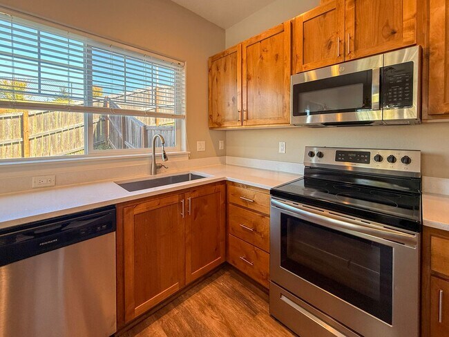 Building Photo - BIGFIR1069-1071