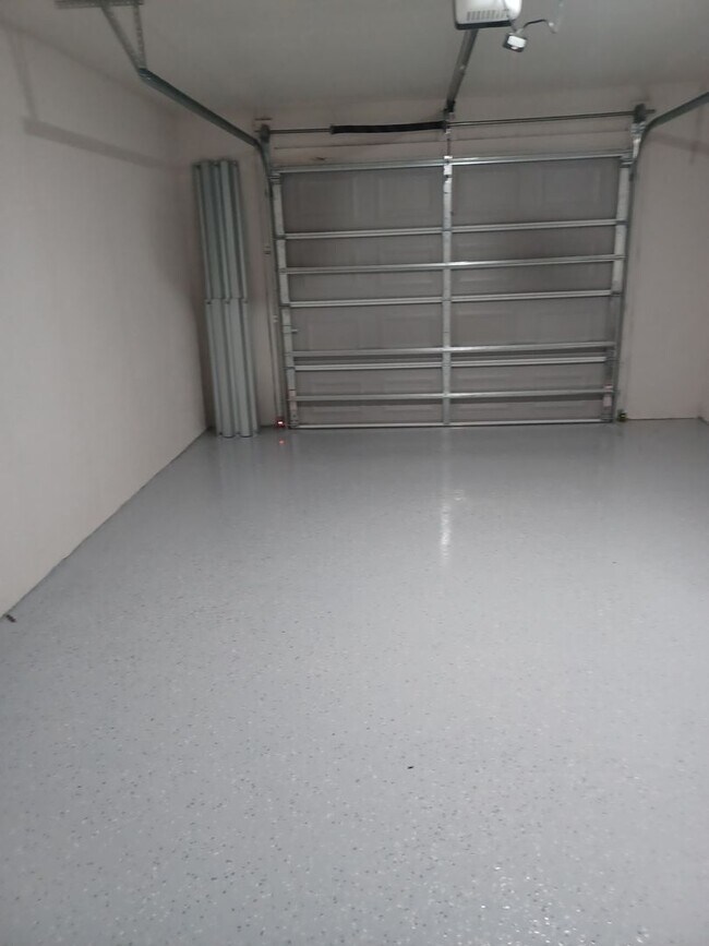 Building Photo - BREAND NEW CONSTRUCTION 3 BR / 2 BA WITH S...