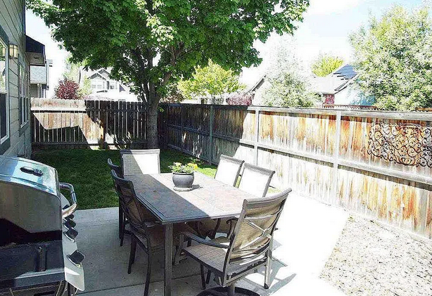 Back Patio - 10380 W Breckfield St