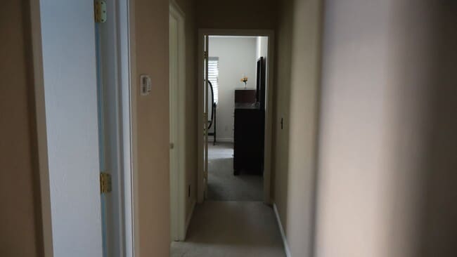 Building Photo - Furnished 3 Bedroom home