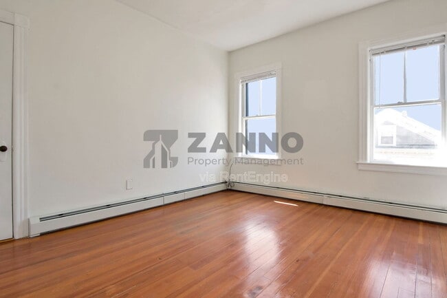 Building Photo - 19 Arnold St