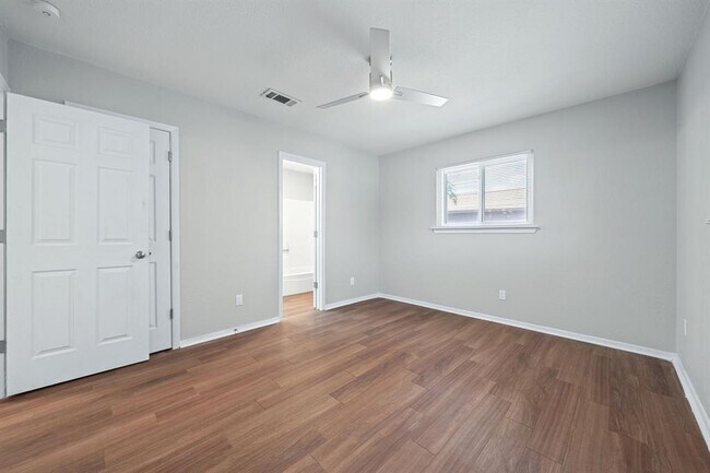 Building Photo - 1810 Mearns Meadow Blvd