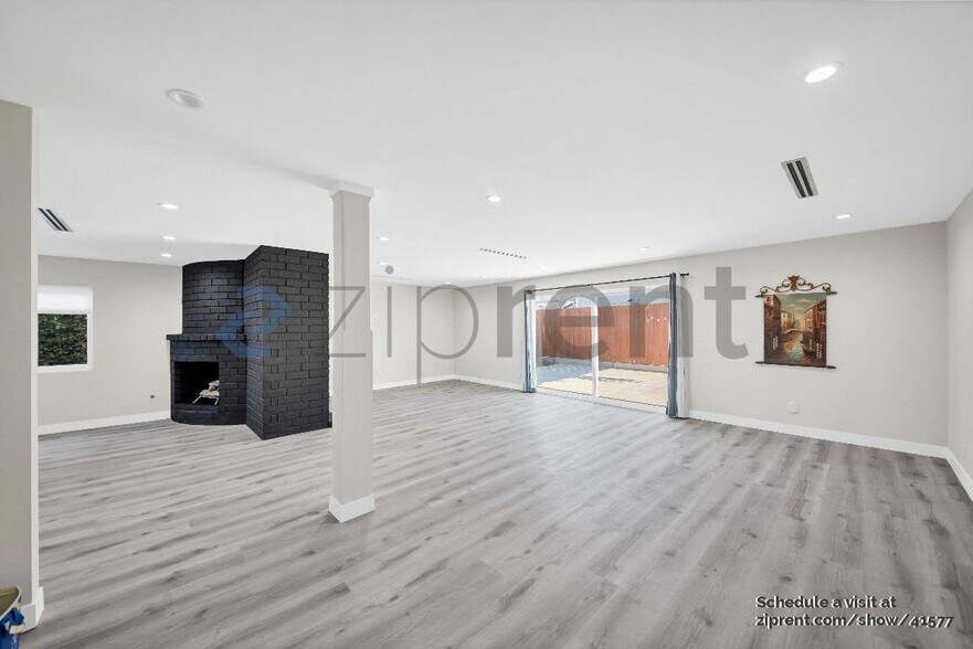 Building Photo - 22655 Strathern St