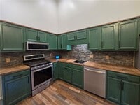 Building Photo - 9 Hepatica Ln