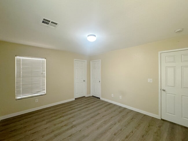 Building Photo - 8305 Golden Amber St