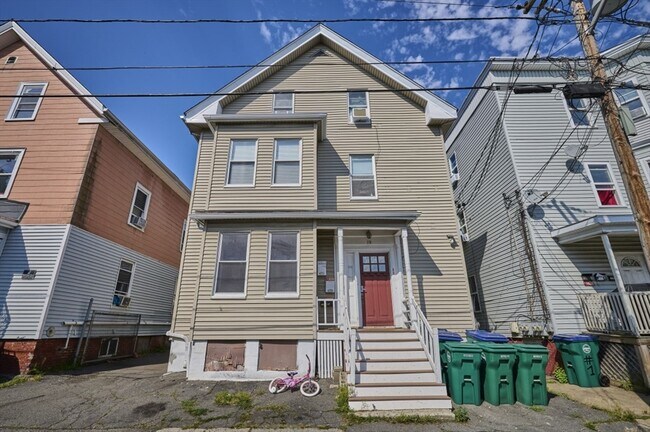Primary Photo - 19 Whittier St