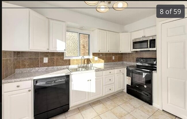 Building Photo - 10709 W 90th Ter