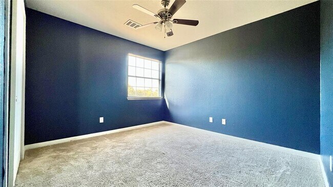 Building Photo - 1102 Middle Brook Dr