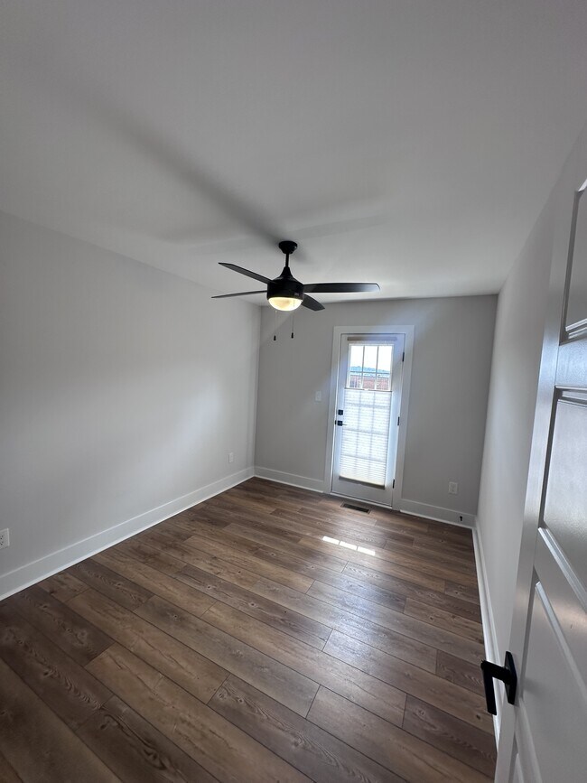 Building Photo - 511 Cabell St