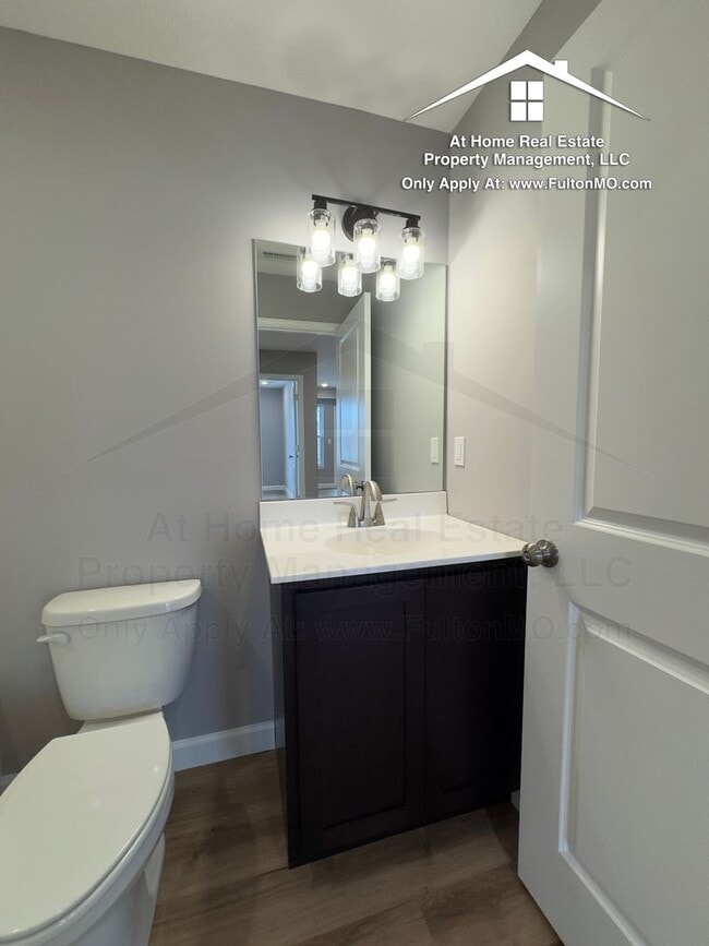 Building Photo - 2610 N Bluff St