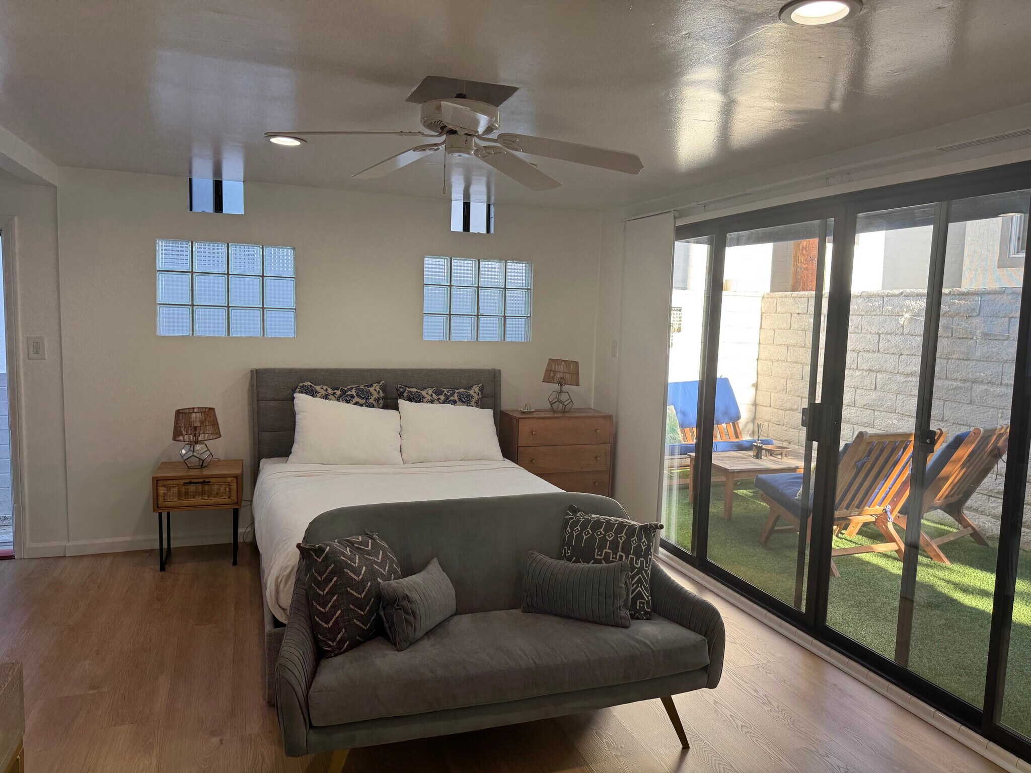 Building Photo - 468 27th St