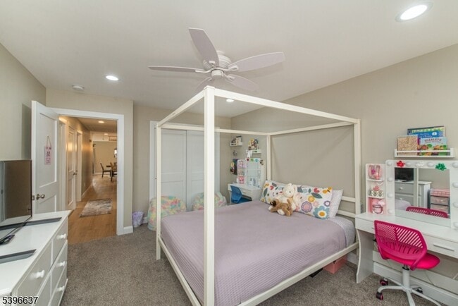 Building Photo - 773 Union Blvd