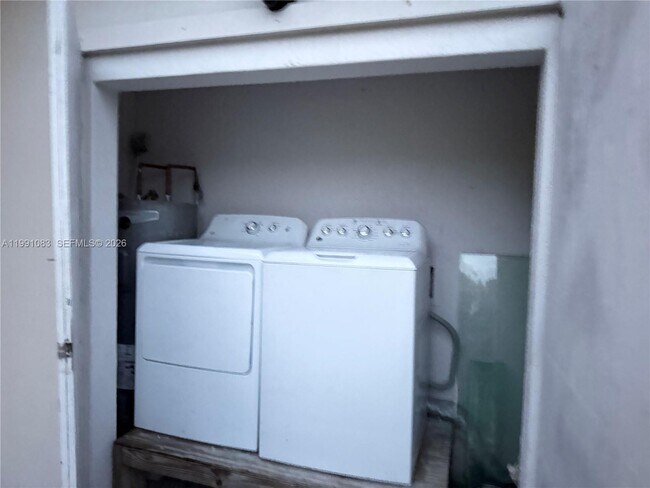 Building Photo - 5488 Fearnley Rd