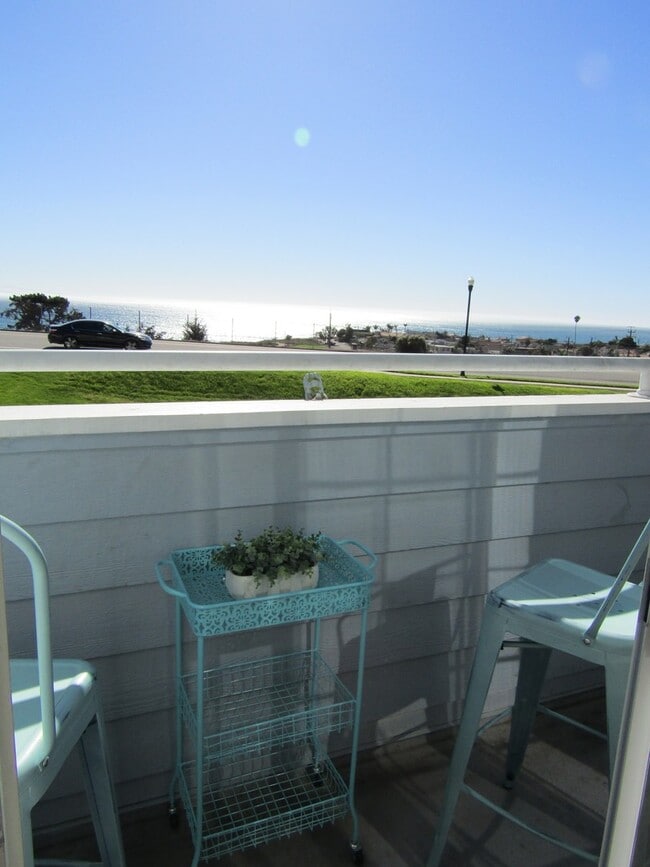 Primary Photo - Gorgeous 1 Bed, 1 Bath Updated Condo in Shell Beach, Ample Amenities and All Utilities Included!
