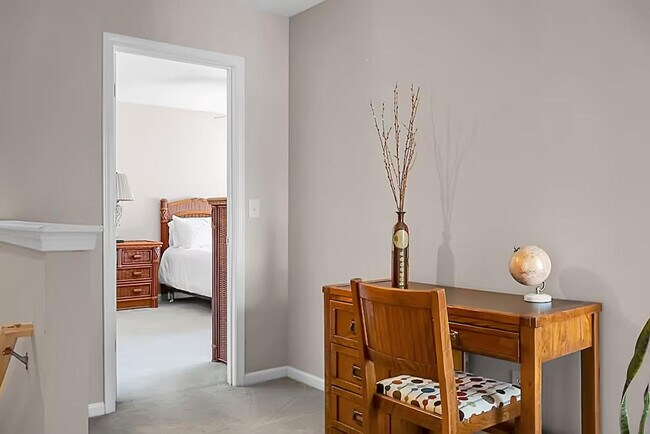 Building Photo - 1519 Thoroughbred Blvd