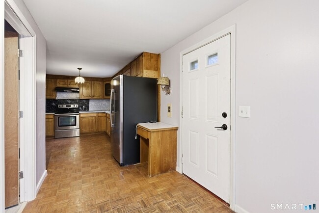 Building Photo - 44 E Cedar St