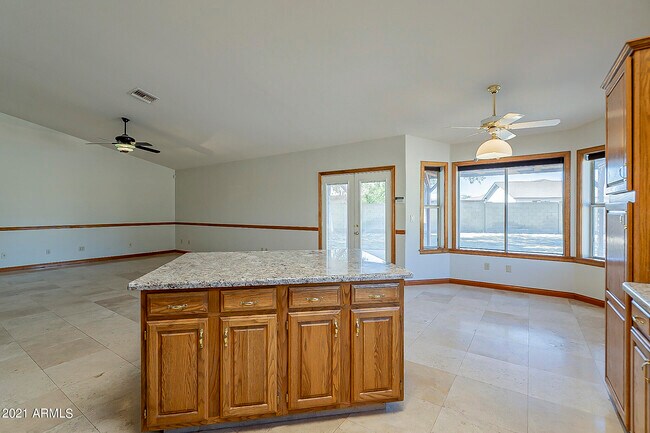 Building Photo - 8844 W Cavalier Dr