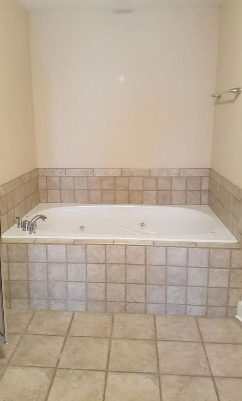 Building Photo - 201 Deanna Green Ln