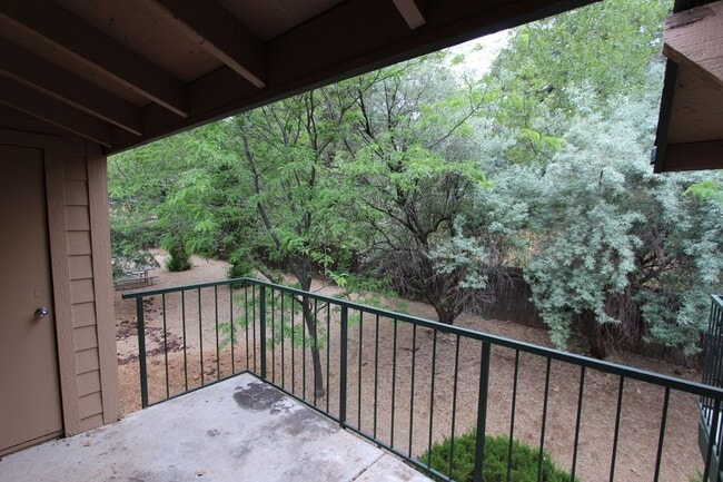 Building Photo - COMING JULY | Bright 2BR/2BA Condo in University Heights | Private Balcony