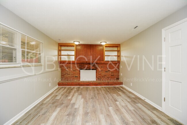 Building Photo - 1717 Demorest Rd