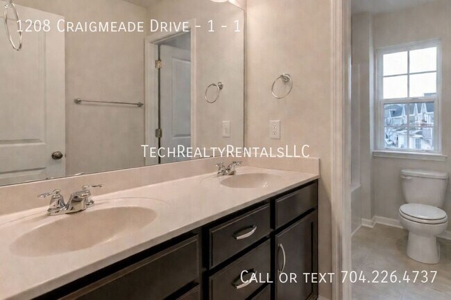 Building Photo - 1208 Craigmeade Dr