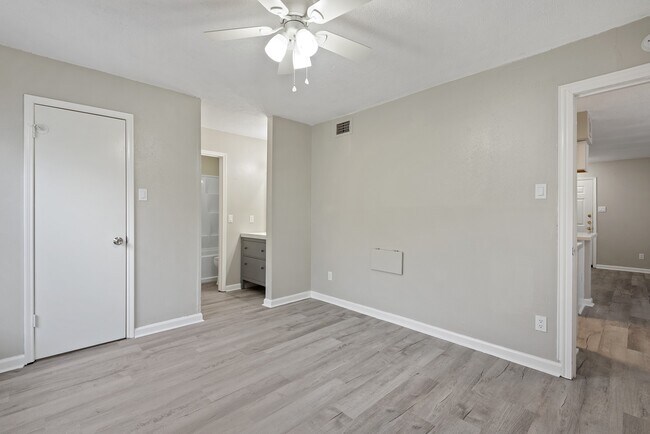 Building Photo - 2750 Holly Hall St
