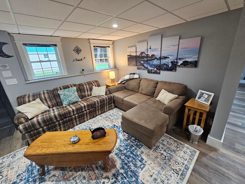 Building Photo - 435 High St