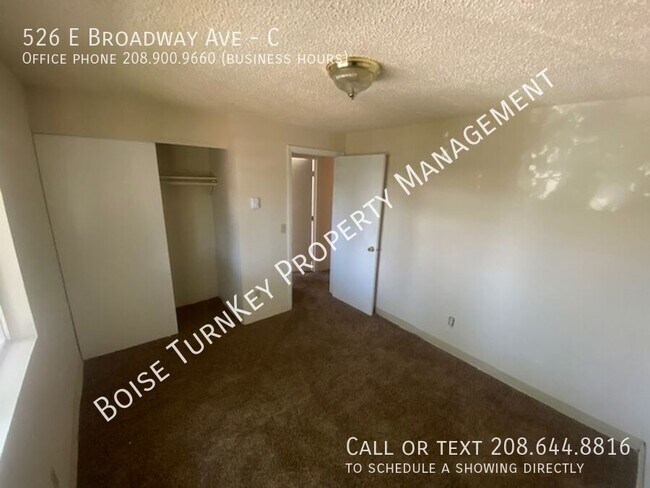 Building Photo - 526 E Broadway Ave