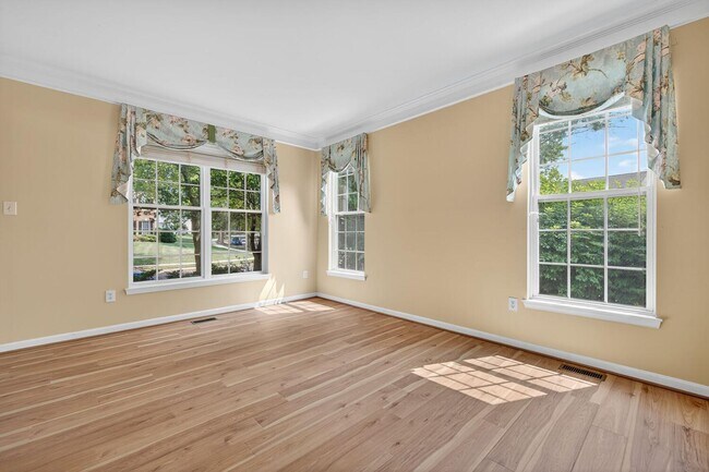 Building Photo - 12031 Arista Manor Way