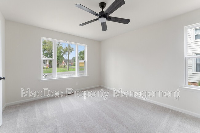 Building Photo - 105 Hillcrest Dr