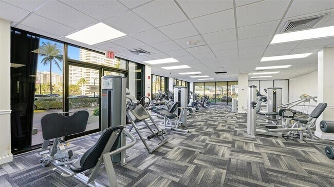 Building Photo - 2049 S Ocean Dr